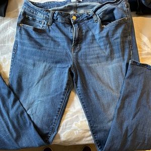 EUC Kensie jeans.